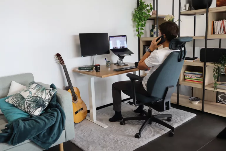 Aménagement de postes de travail ergonomique, bureau à hauteur variable électrique, chaise de bureau, fauteuil Mojo