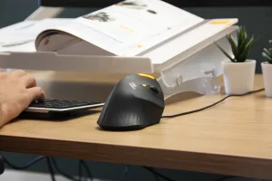 Souris ergonomique, souris verticale, aménagement de postes de travail ergonomique