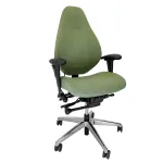Siège de bureau ergonomique Boréal d'Azergo en tissu vert avec dossier baquet enveloppant, soutien lombaire réglable, accoudoirs noirs et piètement chromé sur roulettes.