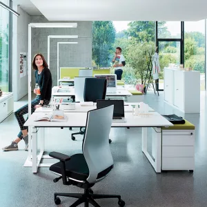 Lampadaire Lavigo pour éviter les éblouissements et la fatigue visuelle au bureau