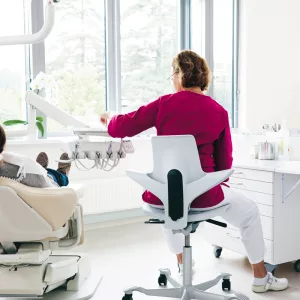 Siège Capisco Puls contre les douleurs musculaire en position assise