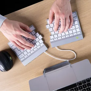 Utilisation d'un clavier ergonomique divisé