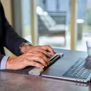 Souris ergonomique centrale contre les douleurs aux épaules et cervicales - RollerMouse Go