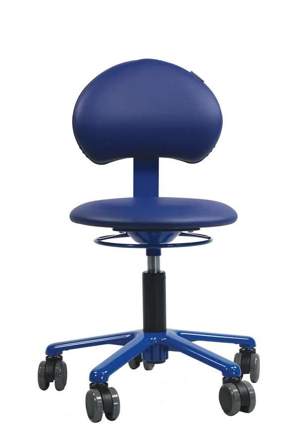 8927fa9b4ef03a0317c02da09f6be59dbccc90c4_Pico_Stamskin_bas_72dpi.jpg Siège Pico bleu à roulettes avec réglage de hauteur