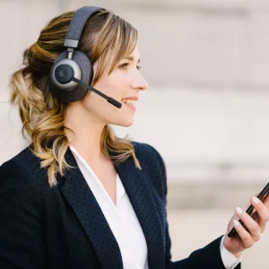 Casque anti-bruit - Qualité de Vie au Travail - Trop de bruit au bureau
