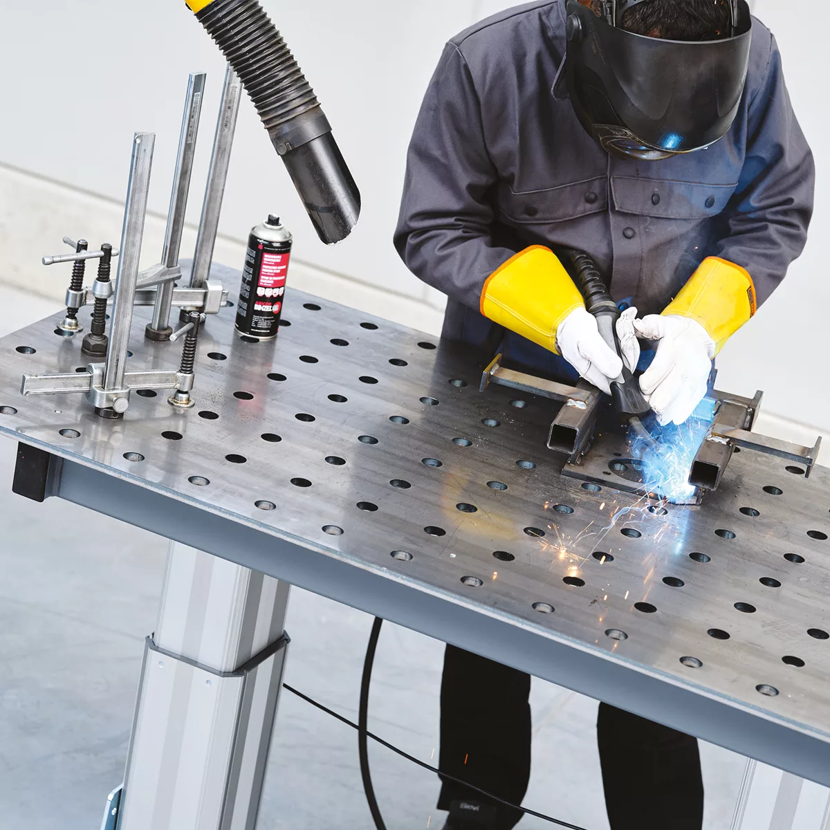 table-de-travail-gamme-w-soudure-1200X1200-jpg