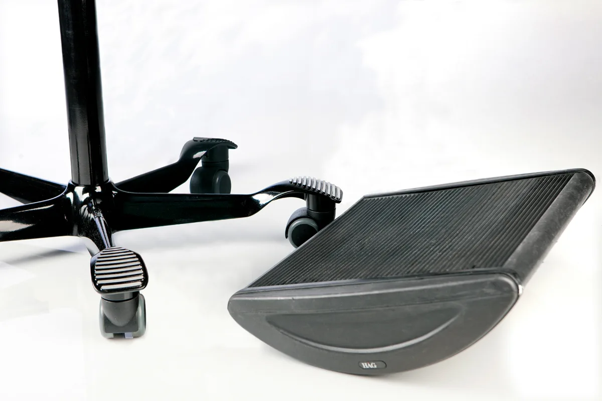 01999fb2aad3dbe439dd75d480045aac4d485fb8_Quickstep_siege_face_plate_1200x800.jpg Repose-pieds ergonomique et fonctionnel Quickstep