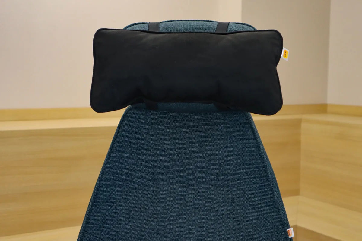 69849323a5dc932ac76a694faccfab5ca482a6fa_Coussin_ergoexpert_soutien_cervicales_face_RVB_1200X800.jpg Coussin ErgoExpert pour soutien cervical - Limite les douleurs au travail