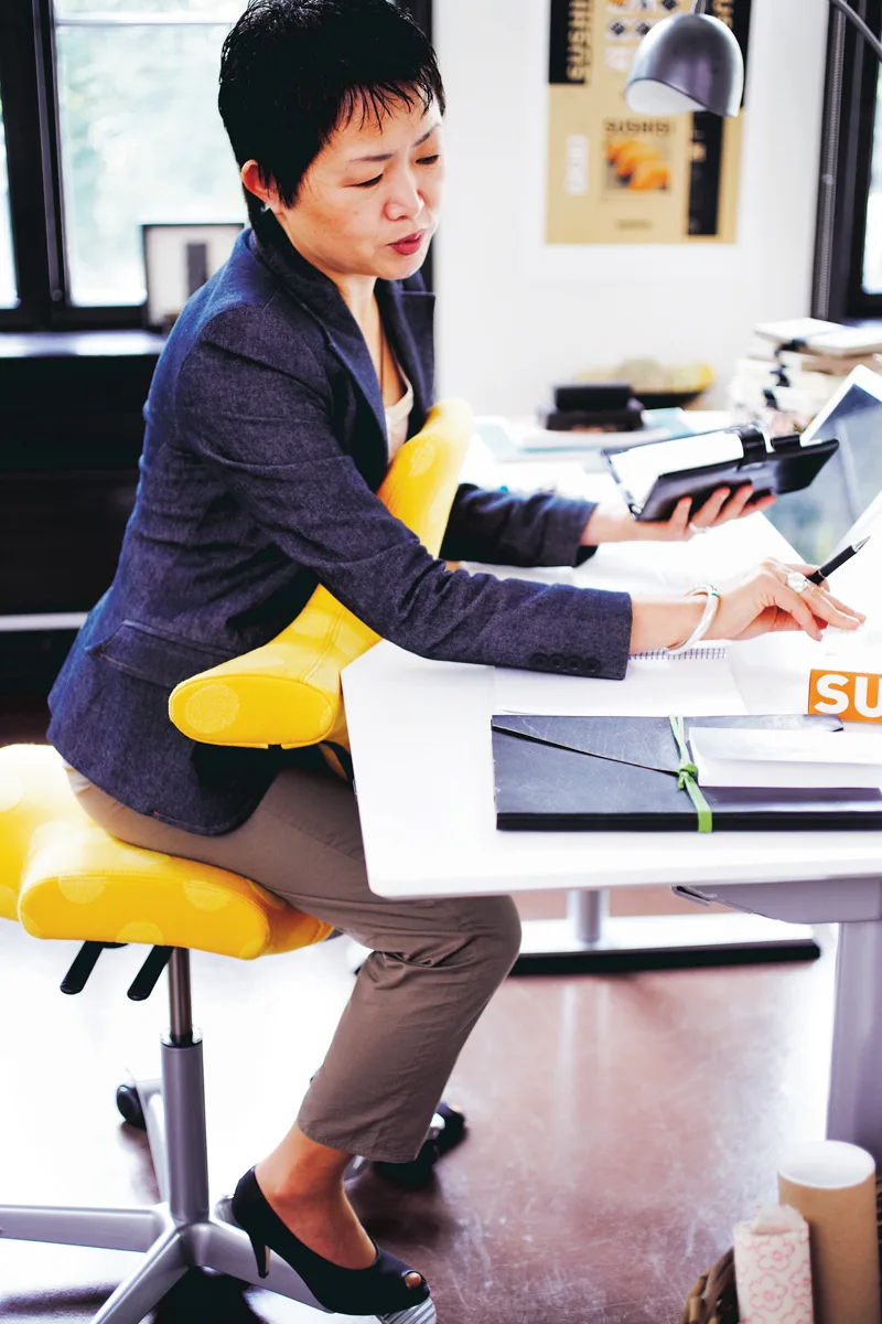 b7730623132f3db95da892701b02da73b13376c5_Capisco_utilisation_appui_sternal_72dpi_800x1200.jpg Siège Capisco pour travail assis dynamique - Flexibilité