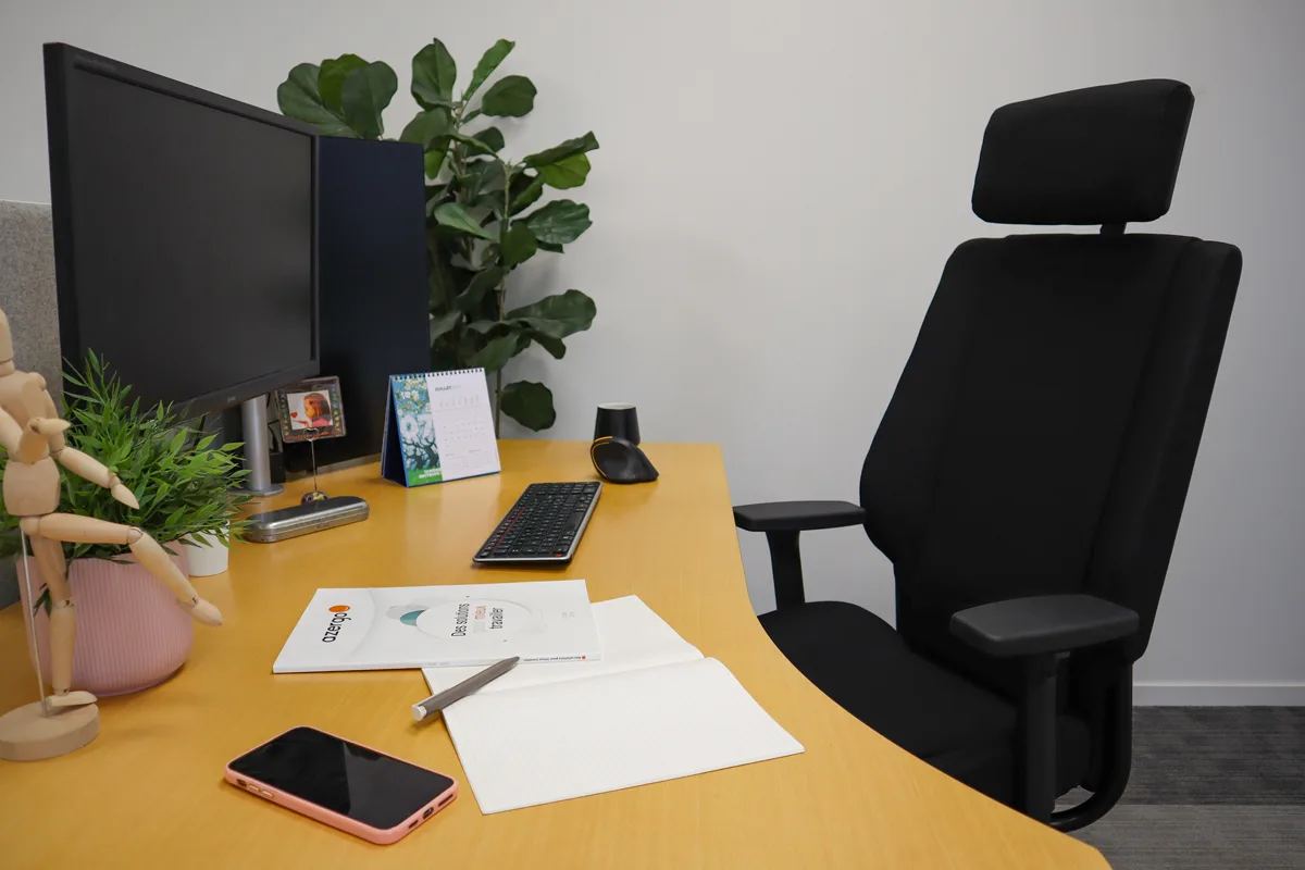 fef6a1ecaffc553cc39f5e672304f952305ae724_siege_astor_ergoexpert_sittuation_web_1200x800_1129.jpg Fauteuil ergonomique haut de gamme Astor - Modèle confortable - Dossier mousse